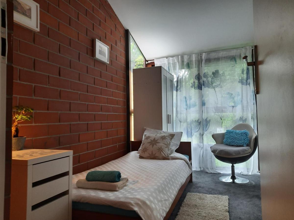 Ochota Forest Guest House Varsó Kültér fotó