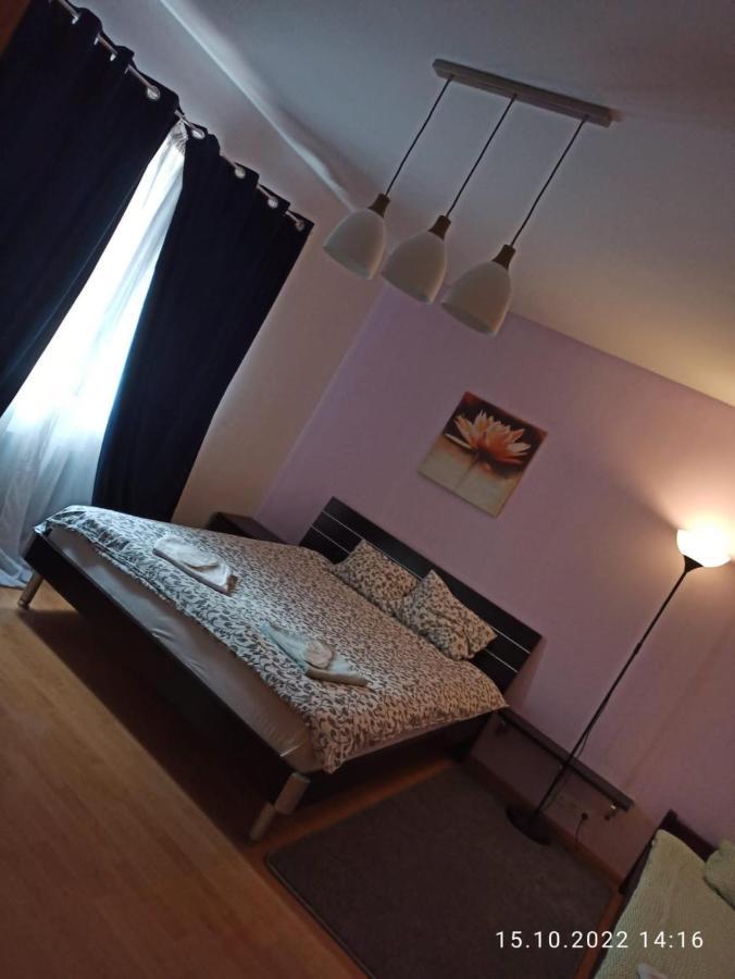 Ochota Forest Guest House Varsó Kültér fotó