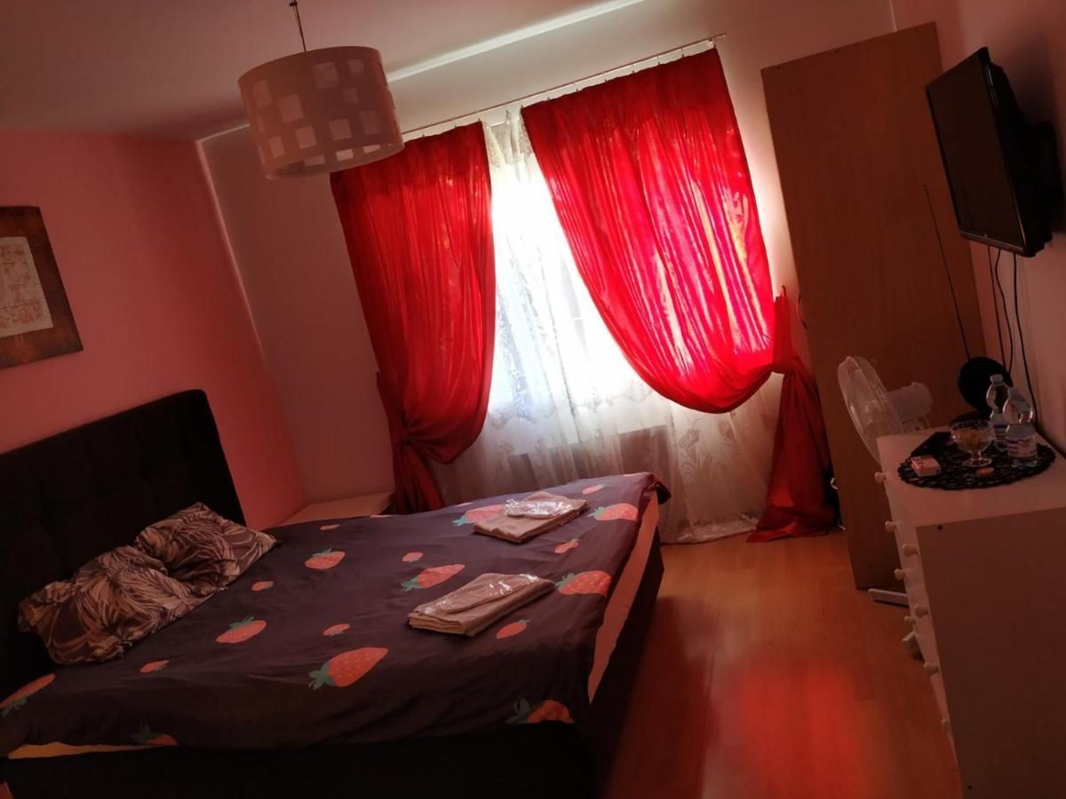Ochota Forest Guest House Varsó Kültér fotó