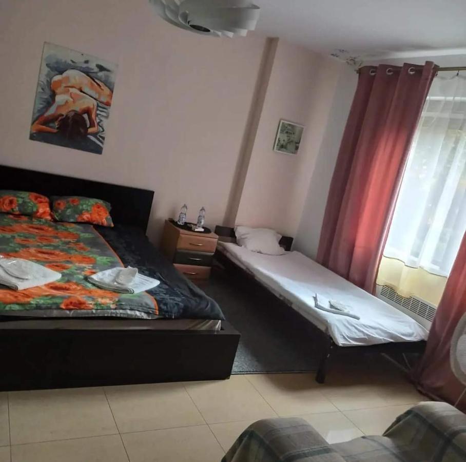 Ochota Forest Guest House Varsó Kültér fotó
